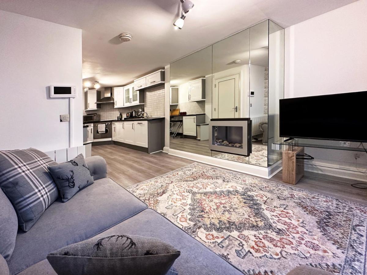 Chic Apartment In Mayfair Лондон Екстериор снимка