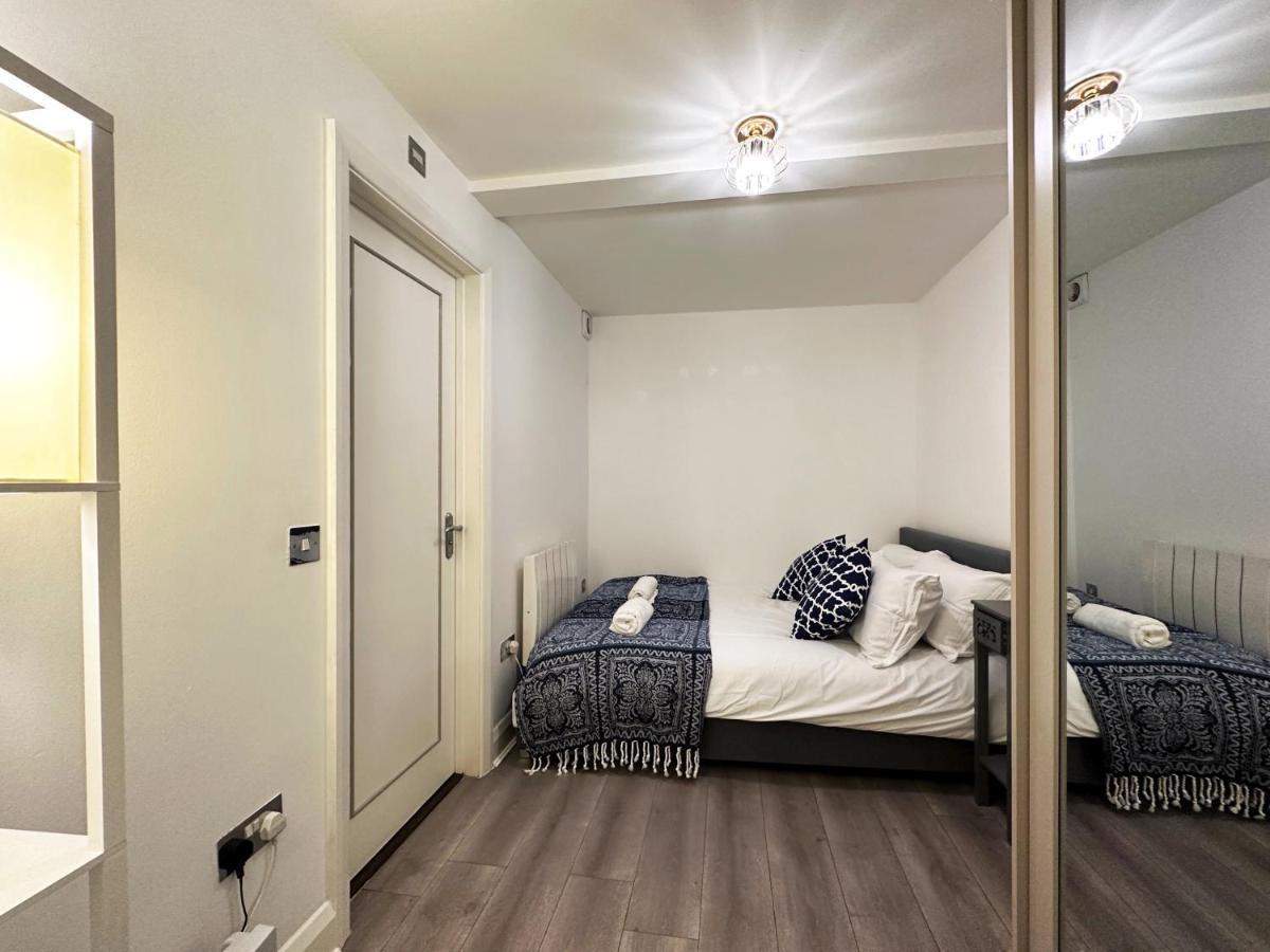 Chic Apartment In Mayfair Лондон Екстериор снимка