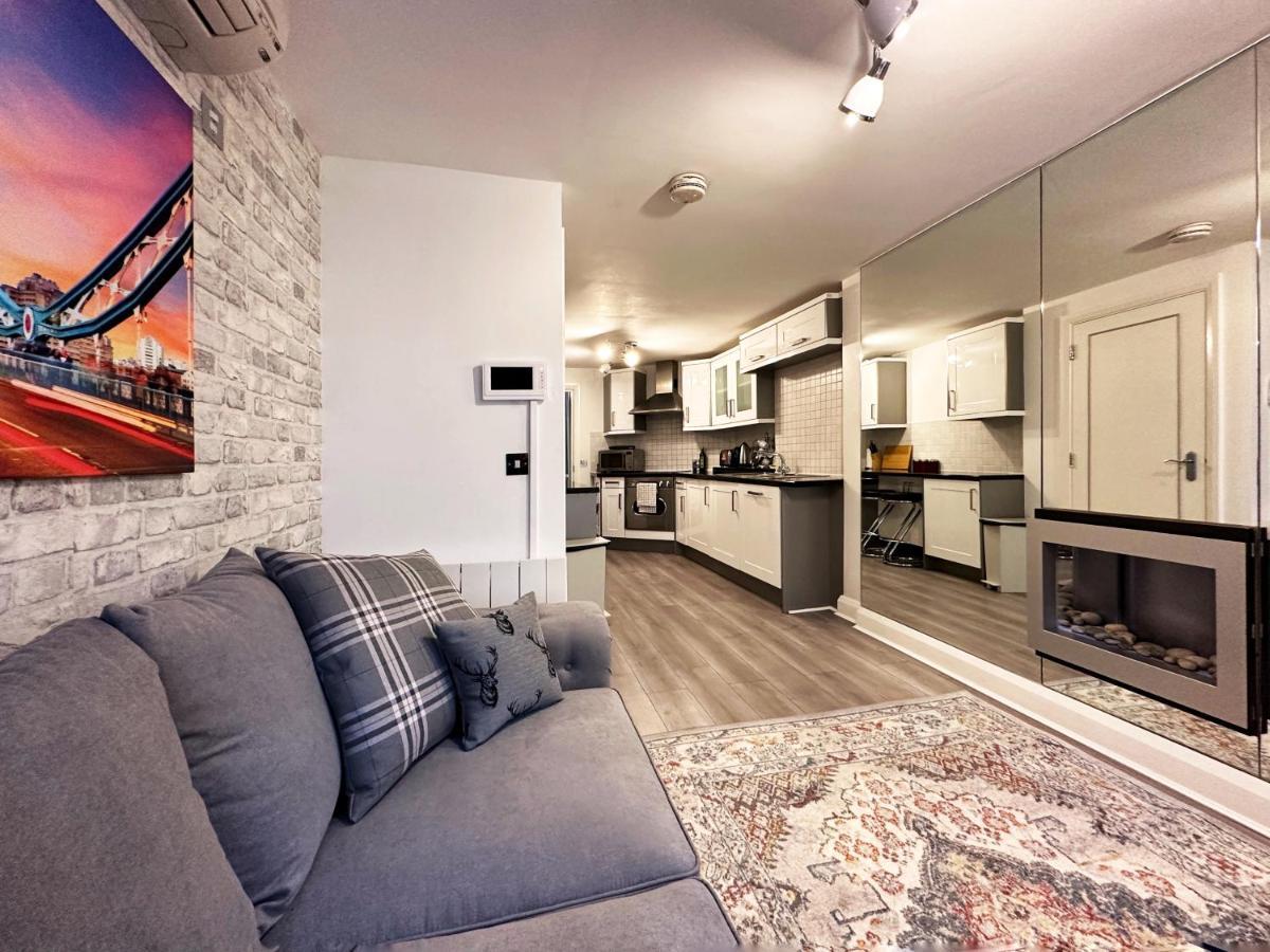 Chic Apartment In Mayfair Лондон Екстериор снимка
